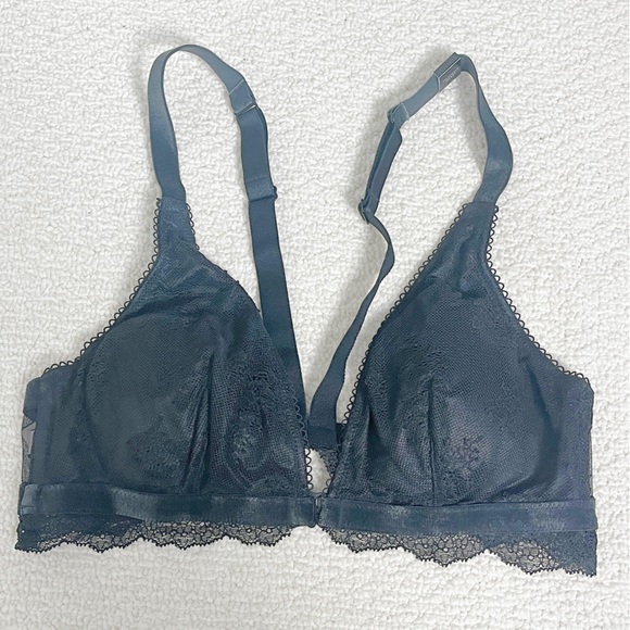 NWT Victoria's Secret Lace Bralette Medium Black - Picture 1 of 3
